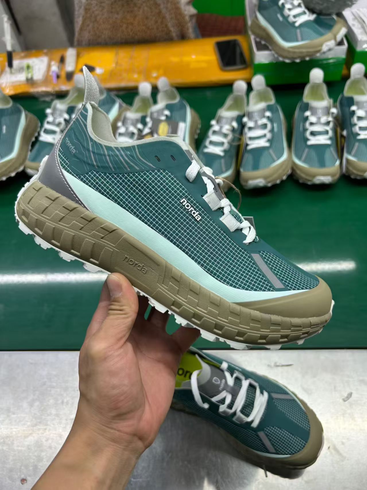 Norda 001 zapatos de montaña para hombres y mujeres, zapatos de carrera bajos, zapatos de senderismo