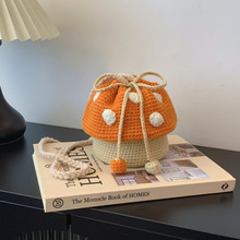 手工钩织毛线包卡通蘑菇针织包棉绳编织零钱手机包迷你可爱包包