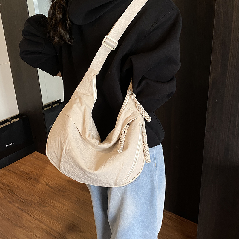 Cross-Border Popular Women's Bag, Trendy and Versatile, Lightweight Nylon Women's Shoulder Bag, Simple Solid Color Dumpling Bag for Daily Commuting