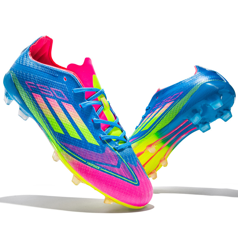 2025 nueva moda transfronteriza zapatos de entrenamiento deportivo transfronterizos clavos cortos bajos estudiantes fábrica de zapatos de fútbol juvenil