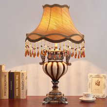 现代简约卧室床头灯欧式创意北欧台灯 沙发茶几布艺个性台灯