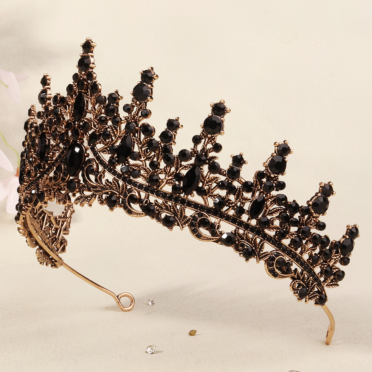 240g Weight Crown Hair Accessories Type Rhinestones, Pearl Inlay Material 1 Piece Quantity Wedding, Party Occasion Alloy Material Halloween Festival Crown Pattern Women's Gender Inlay Design Cool Style Style Halloween Cool Style Women's Crown Alloy Inlay Rhinestones Pearl Crown 1