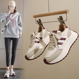 ins�n���װ���ЬŮ��2024���¿���1�ߌW���ܲ��\�����eЬ����