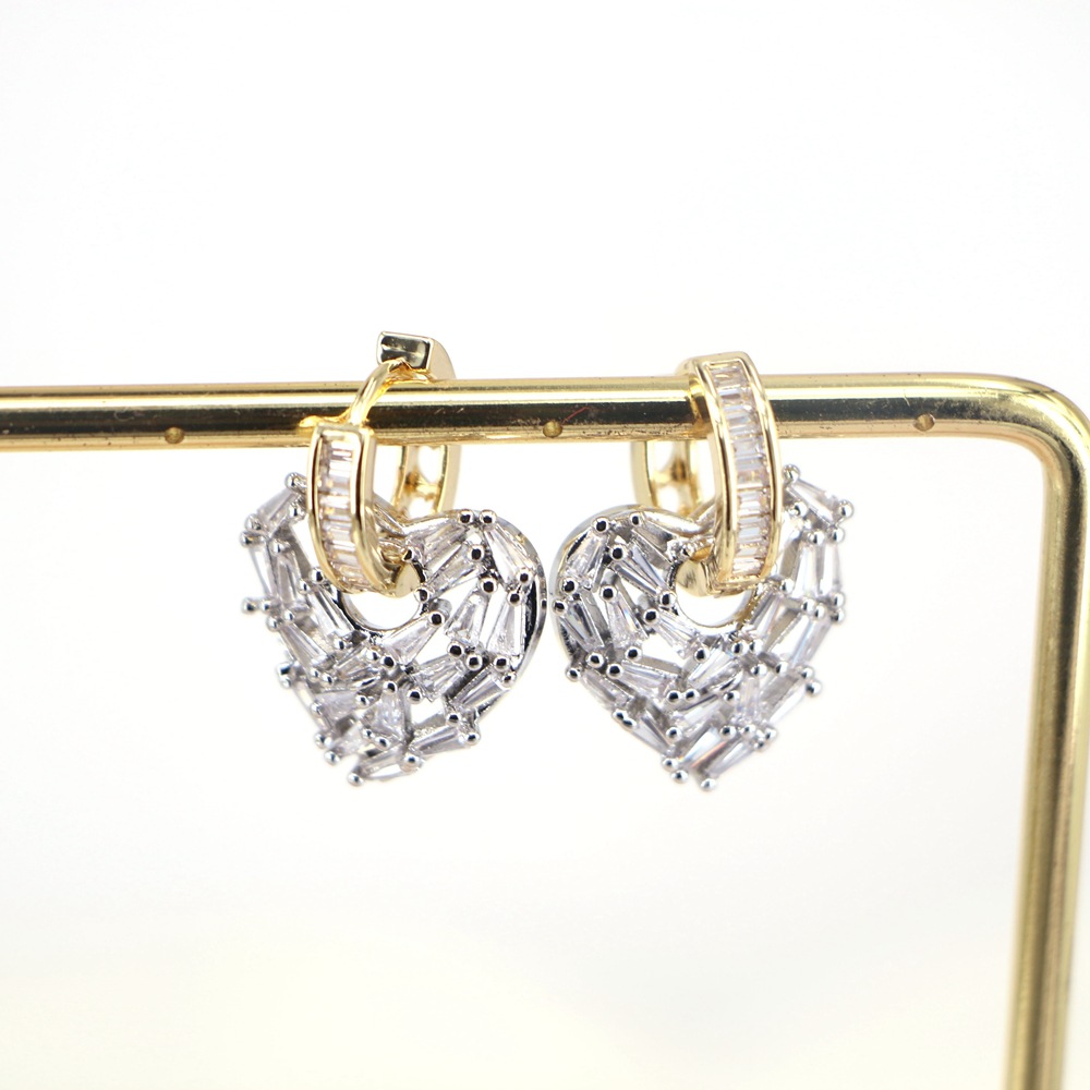 Luxuriös Mode Einfacher Stil Herz Kupfer Künstliche Edelsteine Ohrringe display picture 5