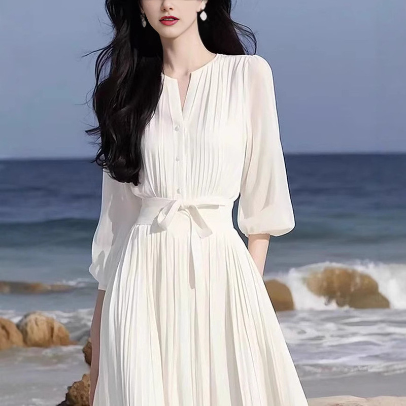 2025年夏フレンチセレブ気質女神風高級感たっぷりで上品で優しいスタイルの白シフォンシンプルワンピース|undefined