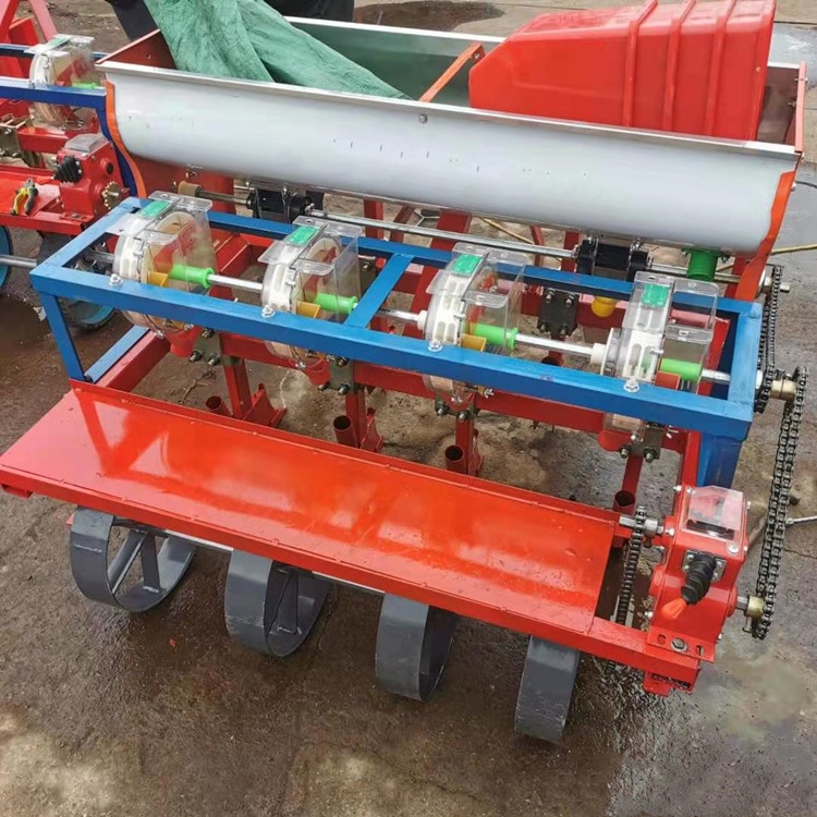 四轮车带花生播种机农用精播手推式大豆种花生拖拉机带