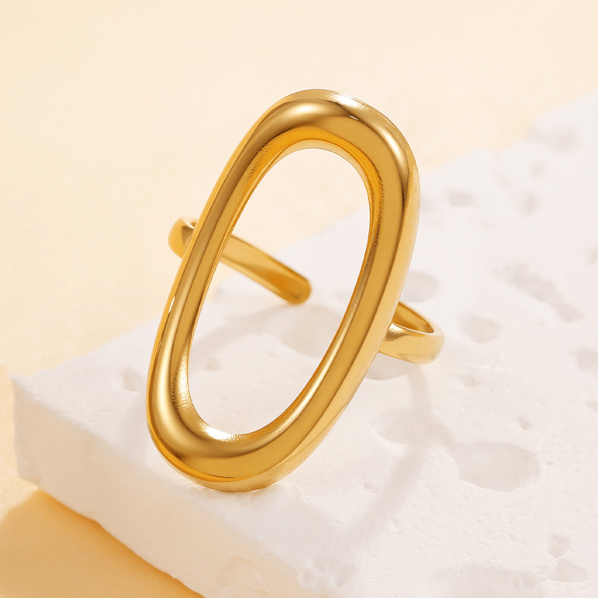 Sparkling Ring For Women, Crafted With Romance.Sleek & Comfortable, Designed To Highlight Your Charm.A Subtle Yet Stunning Piece For Dates,_voghion.com