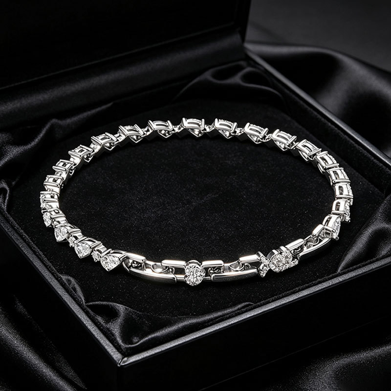 Pulsera Geométrica Circular con Dije de Cubo de Aleación de Cobre