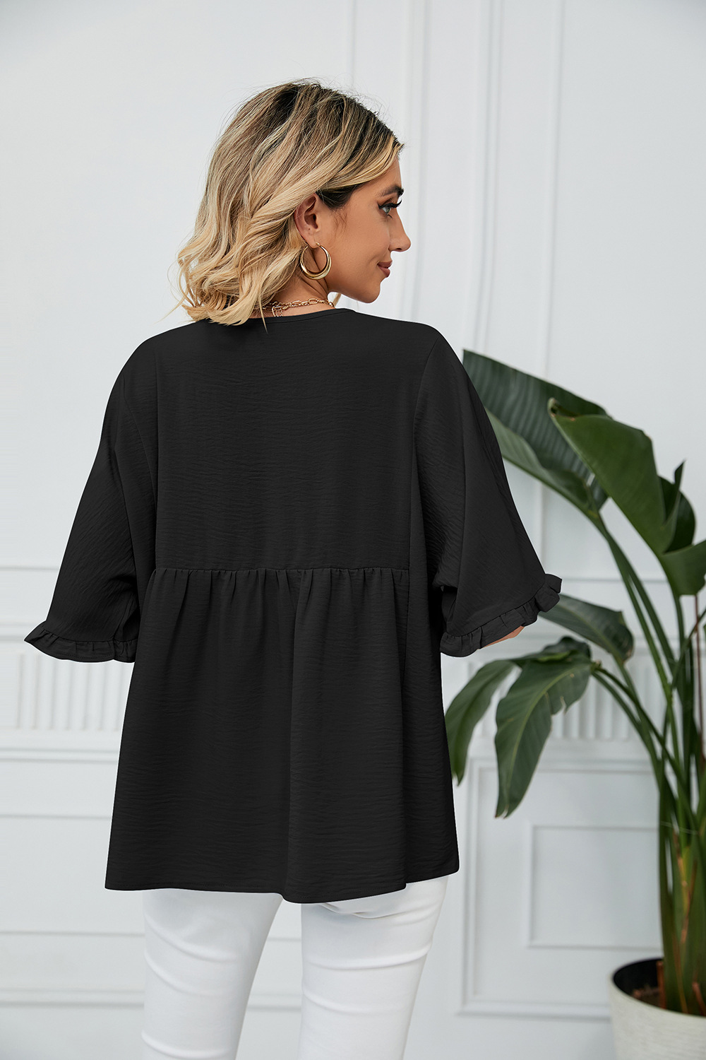 Γυναικεία ρούχα με μασίφ λαιμόκοψη σε φαρδιά πλισέ πάνελ με μεσαίο μανίκι μπλούζες σιφόν_voghion.com