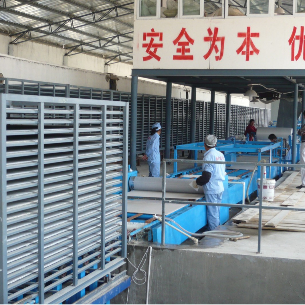 山东机械厂供应成套集装箱地板设备