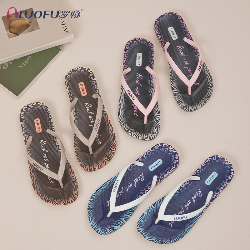 Las nuevas zapatillas antideslizantes de Luo Fu, las mujeres usan los zapatos de la madre de viaje junto al mar de Sanya, la playa es cómoda y suave, chanclas