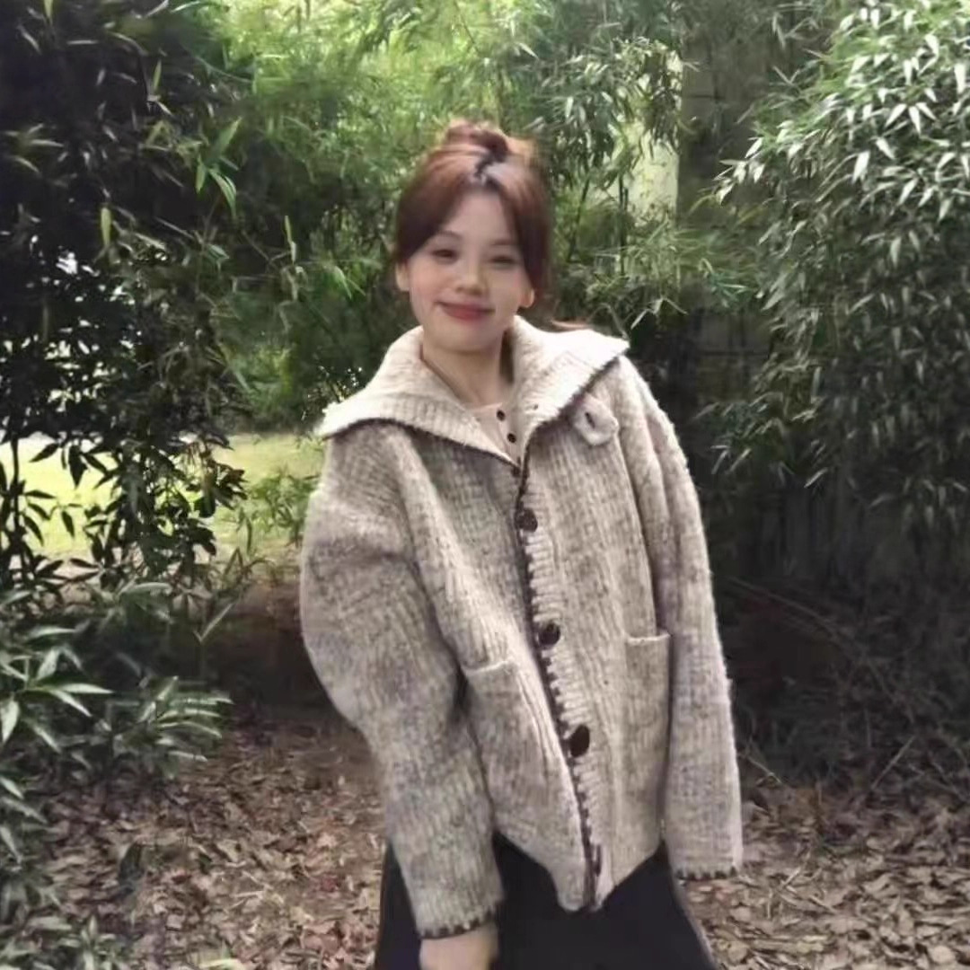 新款韩系复古翻领纽扣针织开衫秋冬穿搭慵懒宽松百搭感毛衣外套女