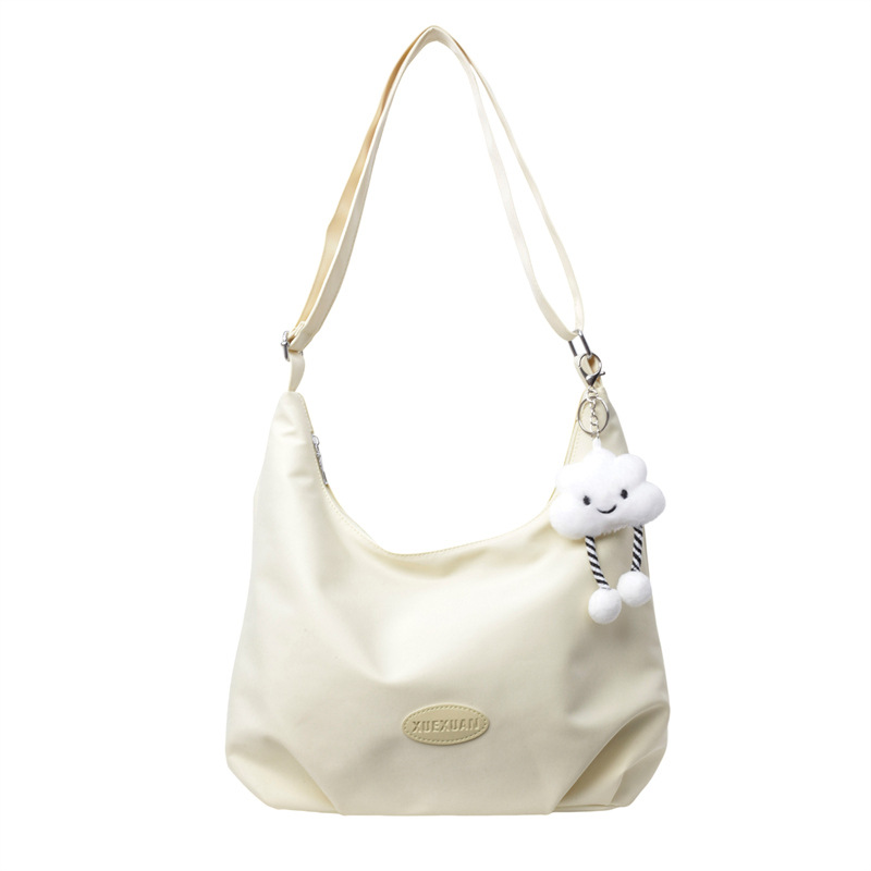 Bolsa de mujer coreana de cadena de alta capacidad debajo de la axila 2024, nuevo verano versátil de moda, bolso de hombro.