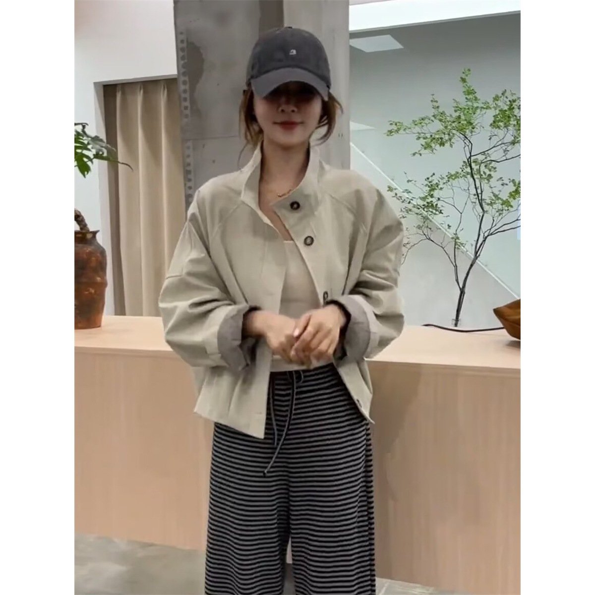 Stand Collar Short Windbreaker Jacket for Women, 2026 Autumn New Korean Style Casual Loose Fit Jacket for Petite Women