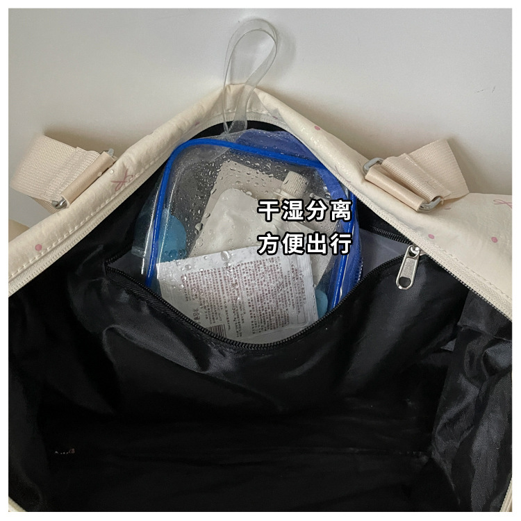 Lightweight large capacity travel bag, portable storage for business trips