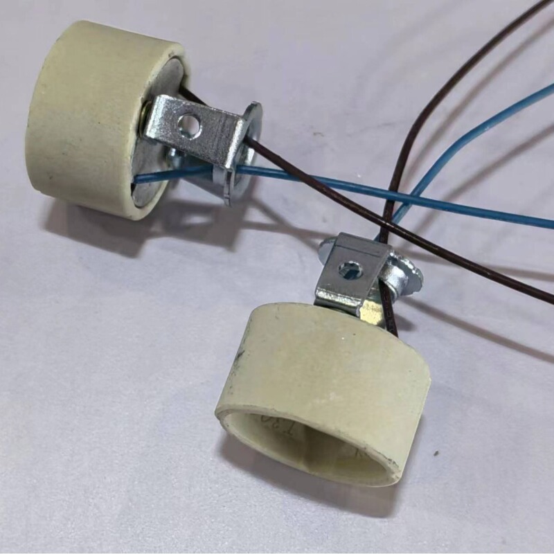 High temperature resistant two-legged GU10 lamp holder with bracket wire aromatherapy lamp GU10 lamp holder special factory wholesale