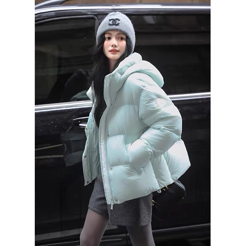 羽绒服女高级感长短款2025时尚连帽加厚设计感袖标保暖情侣面包服|undefined