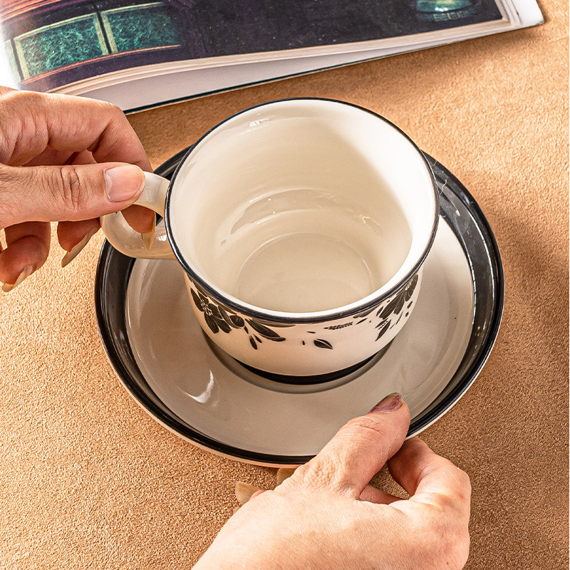 Tazas de café medievales finlandesas pintadas a mano marrón de cerámica tazas de latte tazas de cerámica platos caja de regalo