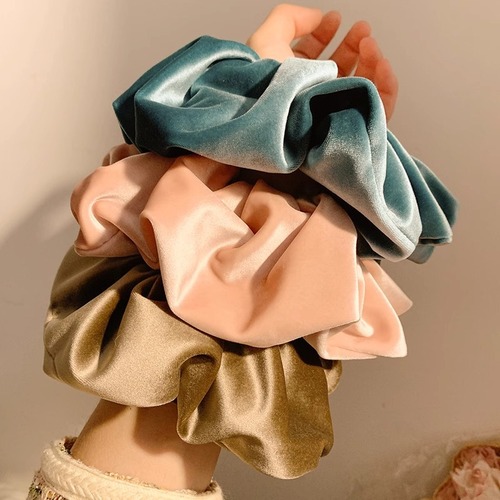 Oversized French retro velvet large intestine hair tie for women, high-end, lazy style, hair bun hair rope