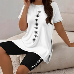 女性の夏のルーズホワイトプリントTシャツ+サイドプリントサイクリングショーツセット