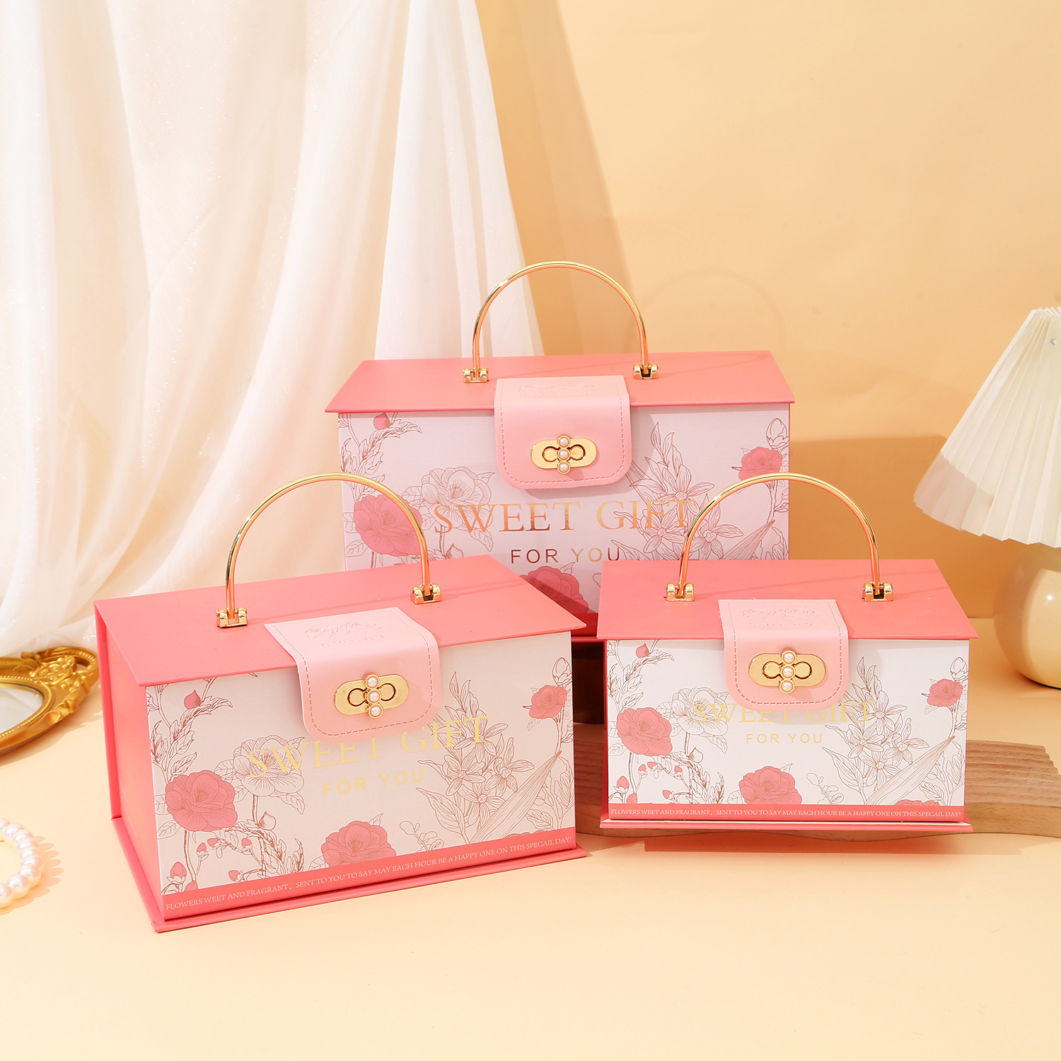 Caja de dulces para boda, caja de regalo de alta gama para damas de honor, caja de embalaje portátil de cuero de lujo ligero con tapa abatible para boda en el jardín de rosas