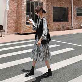 女装秋装2026新款洋气秋装连衣裙马甲两件套