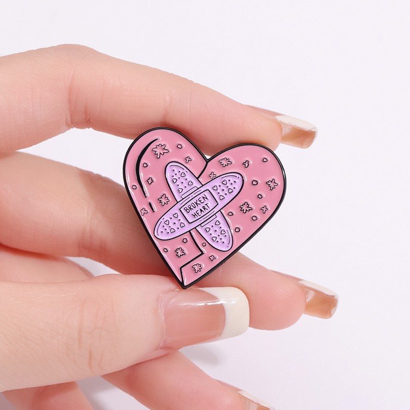 Cartoon Style Simple Style Pin Letter Heart Shape Alloy Plating Unisex Brooches display picture 2