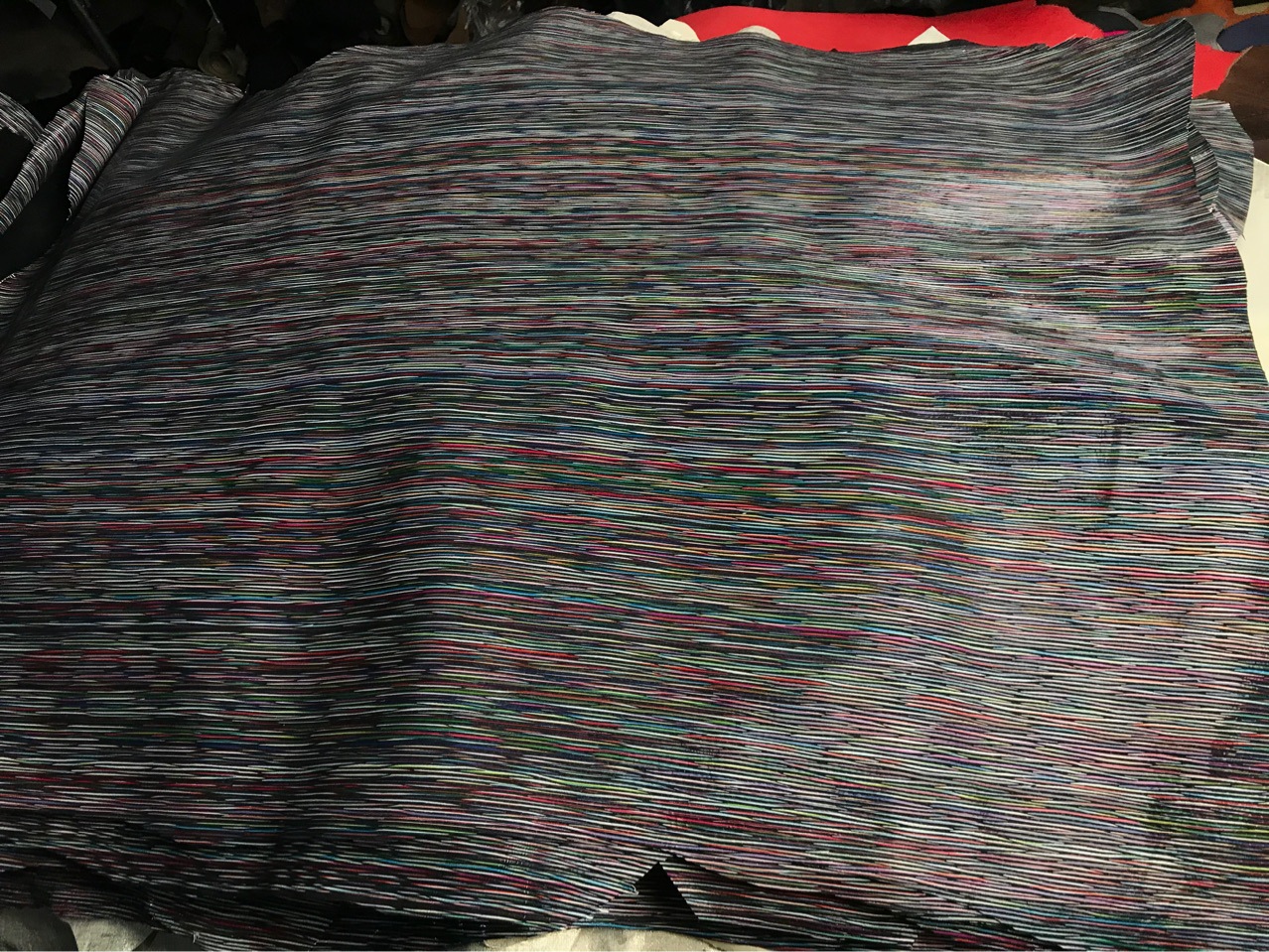 Colored stripes pigskin 8-10 Foot Pigskin with film 0.6-0.8mm 70/ Zhang