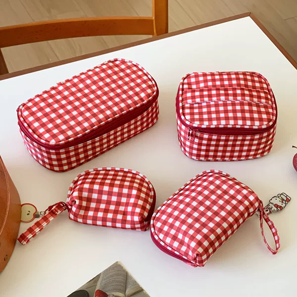 New Red Plaid Cosmetic Bag for Women, Large Capacity Portable Travel Toiletry Bag, Cosmetics Portable Storage Bag