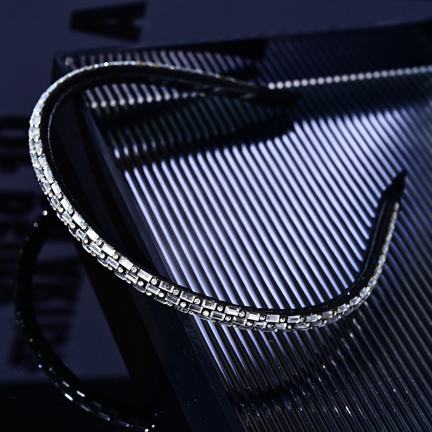 Holiday, Daily Occasion Women's Simple Style Classic Style Solid Color Rhinestone Inlay Rhinestones Hair Band