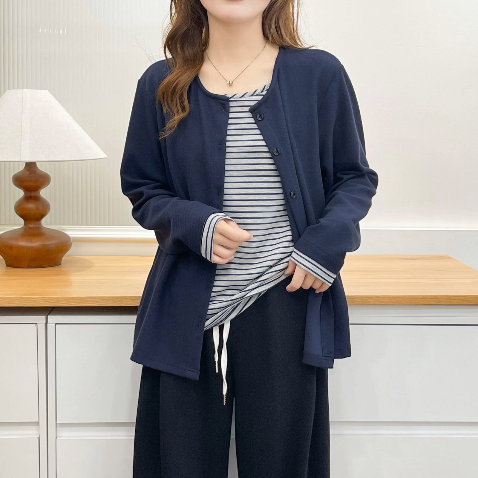 【Special】Plus-size women's autumn new casual top with striped patchwork and faux two-piece design for plus-size girls 0913