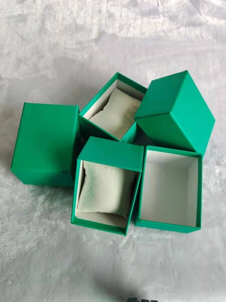 Hardened green retro watch box
