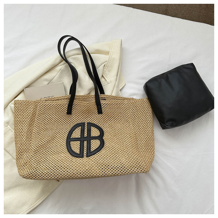 검은 색 작은 가방