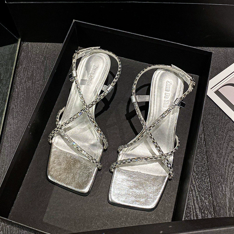 Французские юбки с сандалиями