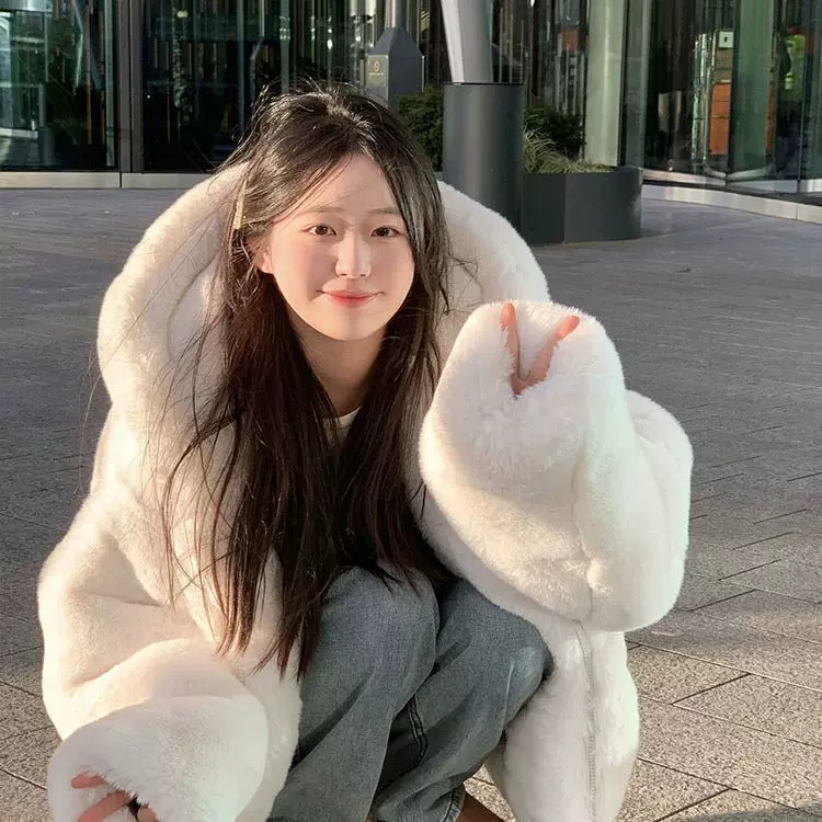 Large size loose Haining thickened Rex rabbit wool lamb wool hooded imitation fur coat for women mid-length 2025 winter new