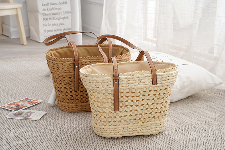 Title 6, Grote Stro gevlochten tas in wit/khaki, eenvoud...
