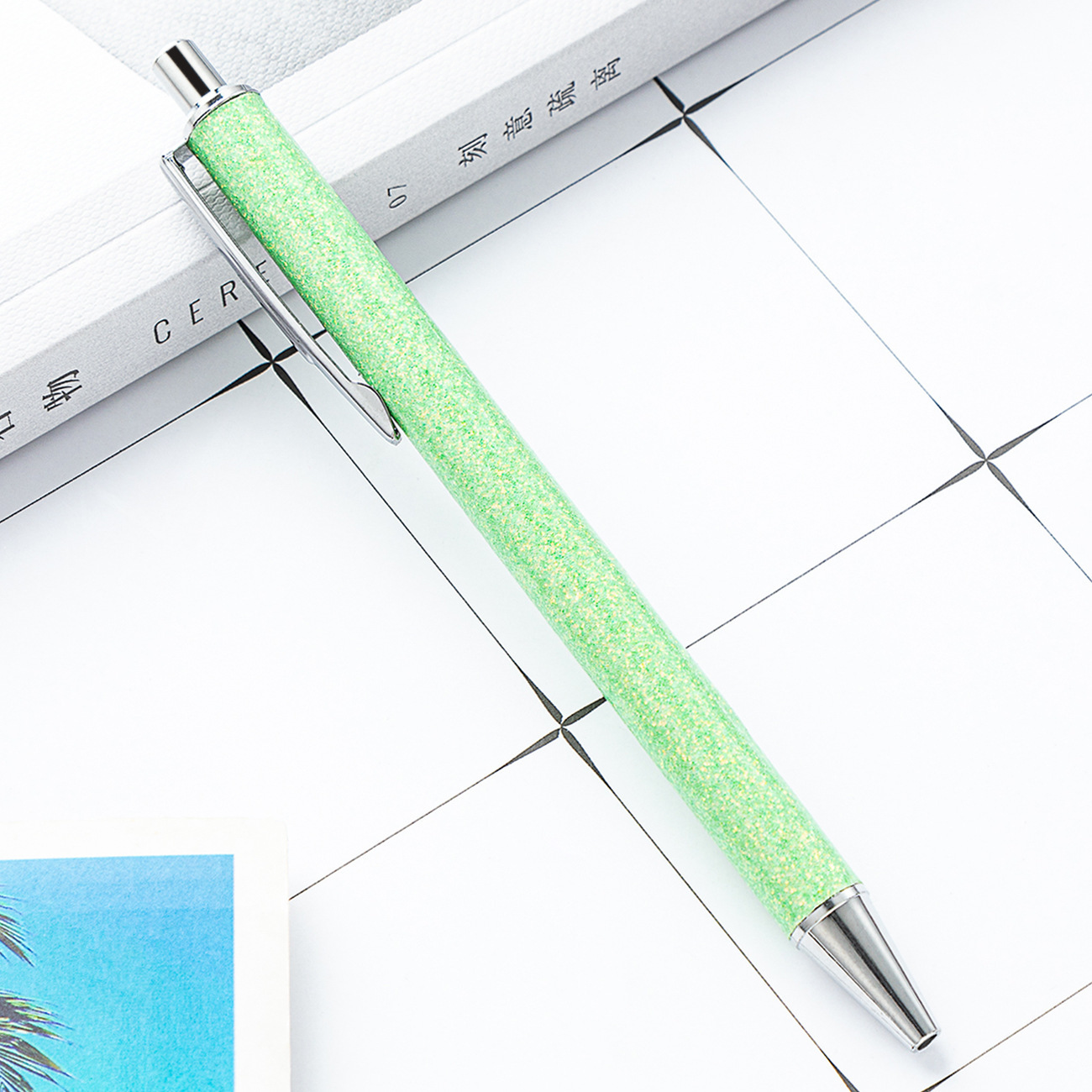 Presione el bolígrafo de aceite de metal creativo polvo de oro sequinado logotipo de impresión de regalos bolígrafo multicolor al por mayor