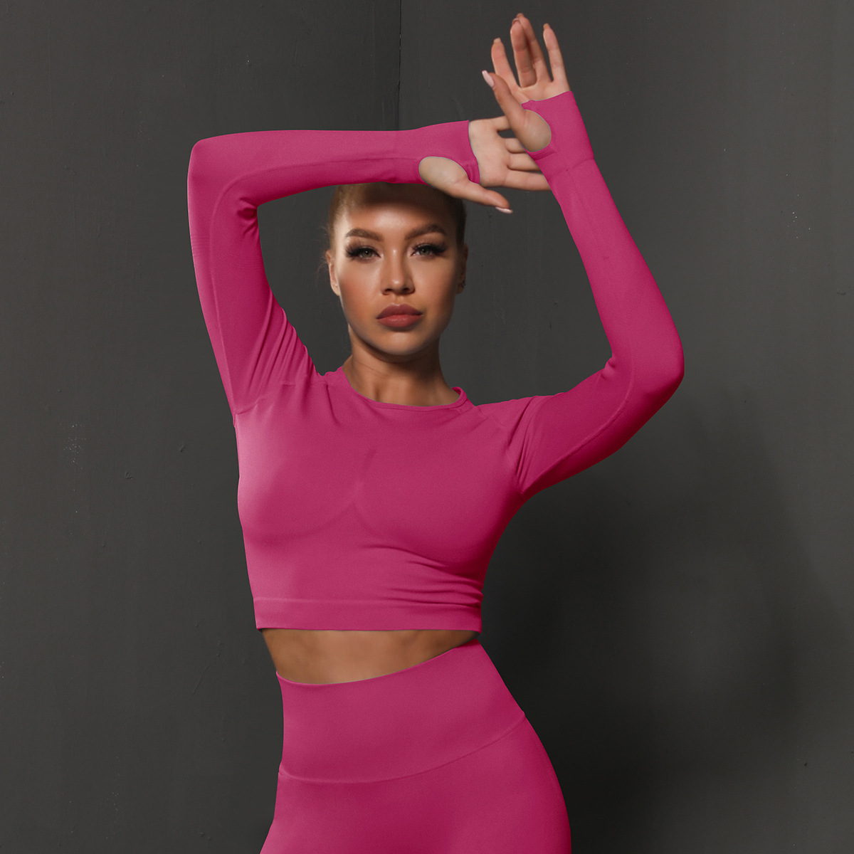 Women's seamless fitness jacket absorbs sweat, keeps fit, tights long sleeves, runs and trains, and yoga clothes women._voghion.com