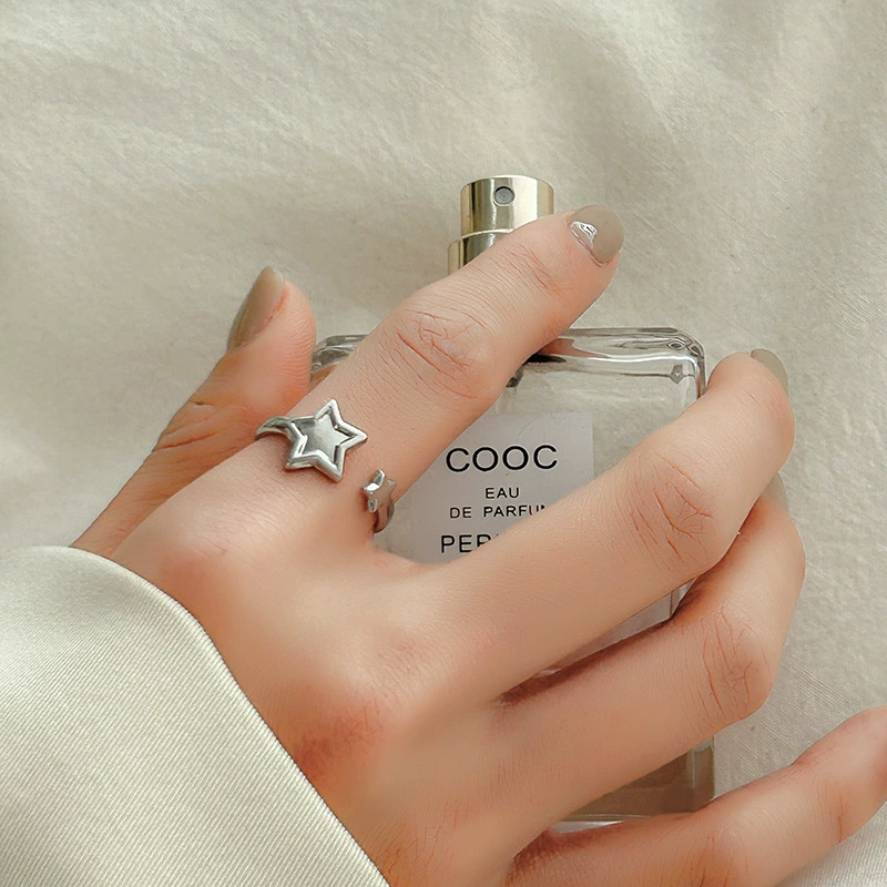 Fashionable ring stainless steel, does not fade, 750 sample gold, light luxury style