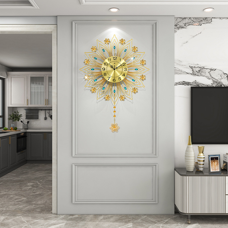 Reloj de lujo ligero de estilo europeo, reloj de pared, sala de estar, sensación de alta gama, decoración del hogar, reloj de pavo real, pared, estilo explosivo transfronterizo de Amazon