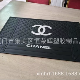 脚踏板;方向盘套;地胶、脚垫