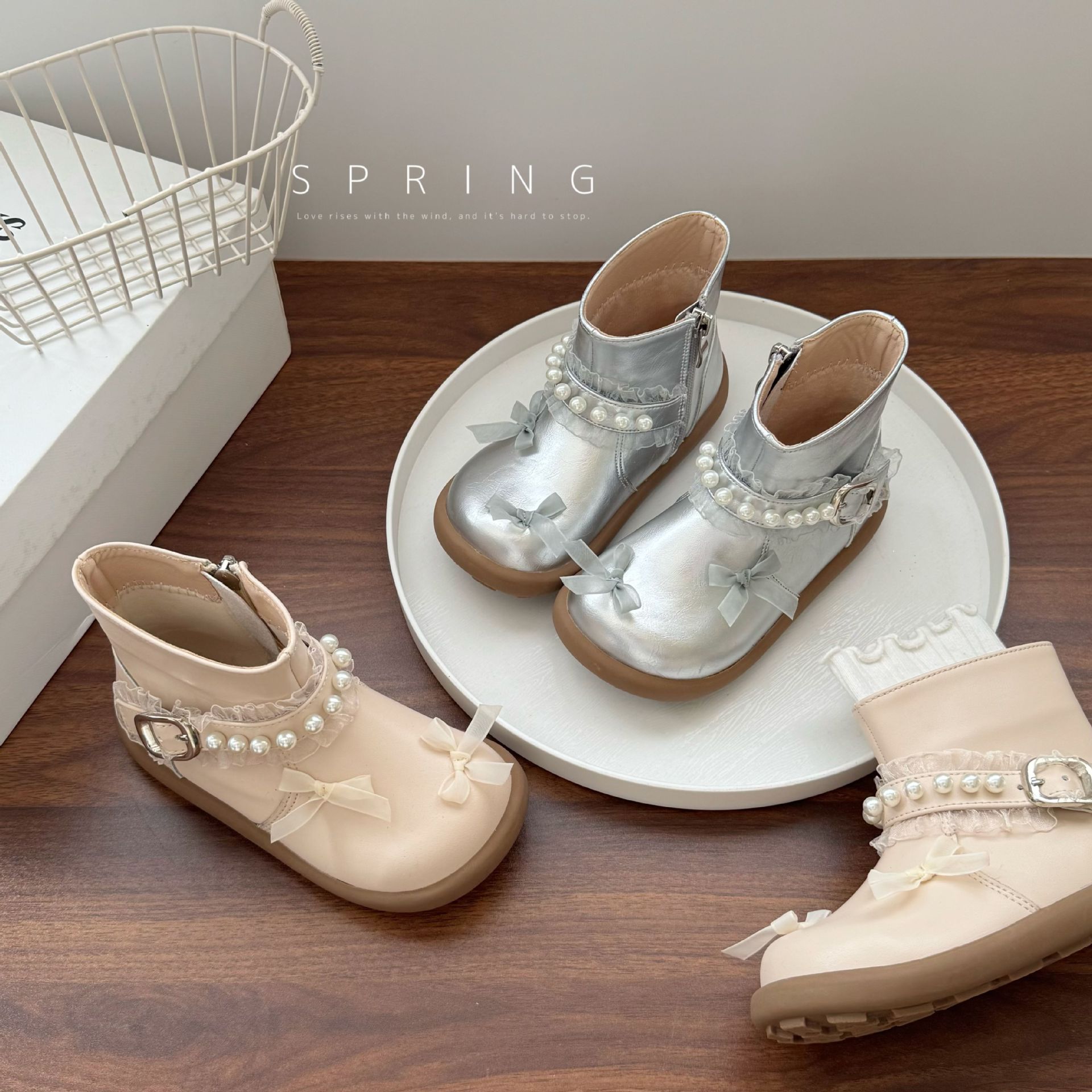 Girls Leather Boots 2025 Autumn and Winter New Children's Pearl Bow Princess Boots Baby Style Short Boots Soft Sole Boots