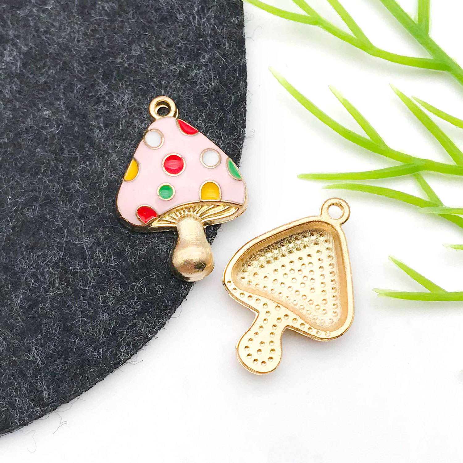 18987-滴油彩色圆点粉色蘑菇23x16mm-1.8g