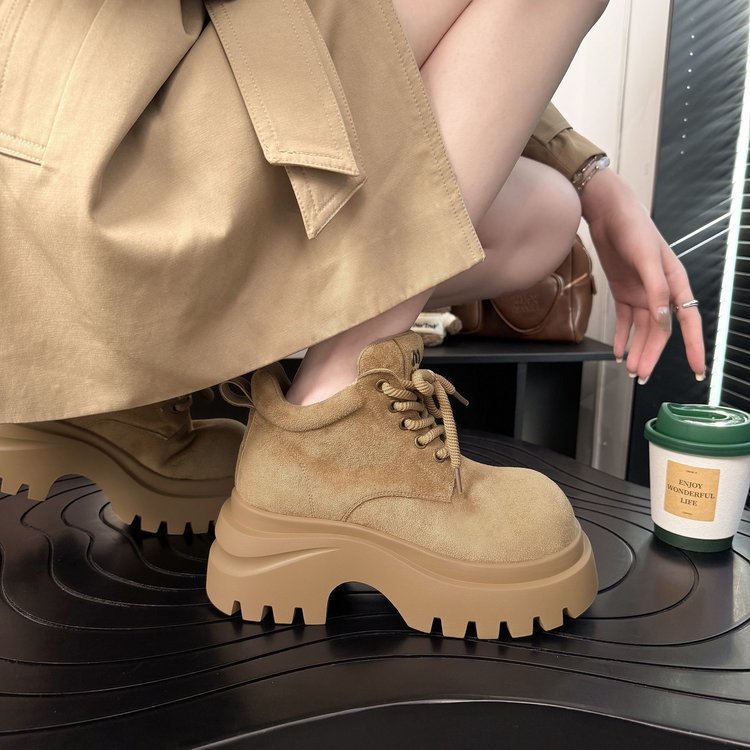 Botas Martin de talón grueso zapatos de otoño y invierno de mujer zapatos de mujer nuevos aumentos de altura de suela gruesa botas amarillas versátiles botas de cordón retrógradas