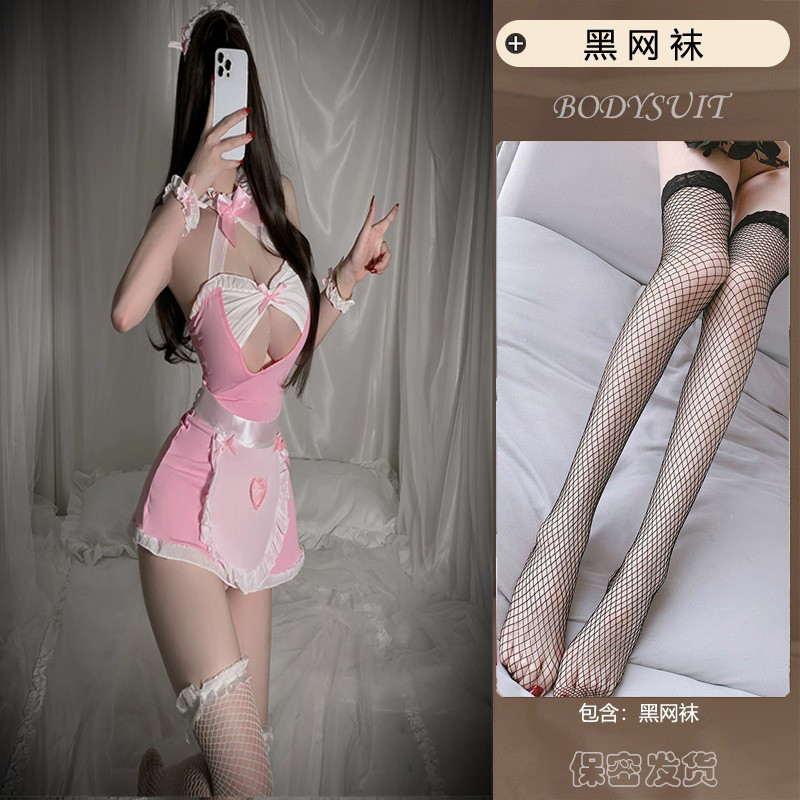 핑크 메이드 복장 + 블랙 망사 스타킹