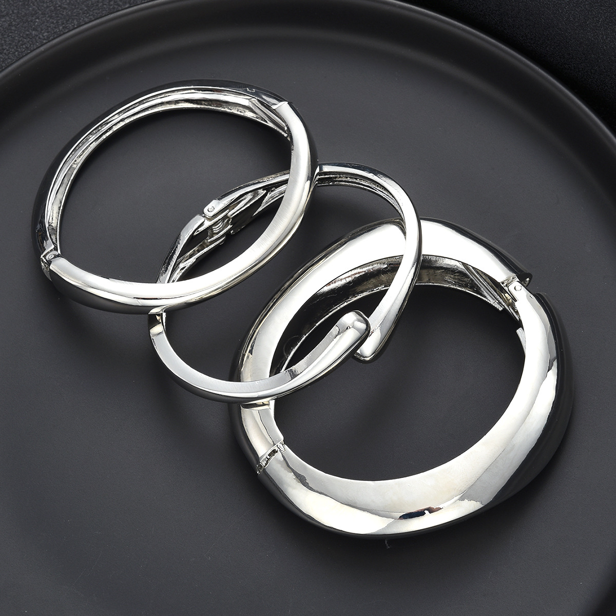 Brazalete geométrico irregular transfronterizo de Europa y Estados Unidos diseñado por la industria pesada simple brazalete fotosensible 3 piezas brazalete