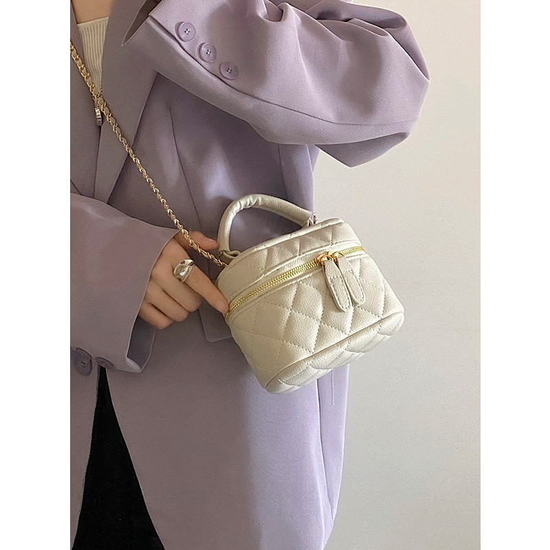 2022 Spring and Summer New Handheld Mini Bag Rhombic Style Chain Bag All-match Shoulder Crossbody Lipstick Small Bag_voghion.com