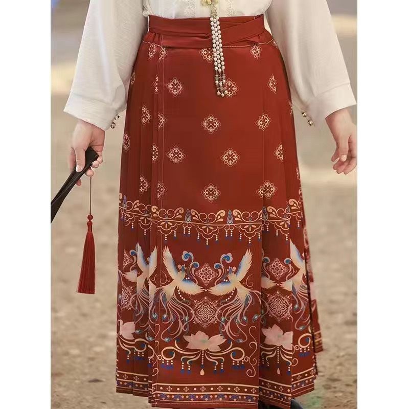 붉은 말 스커트