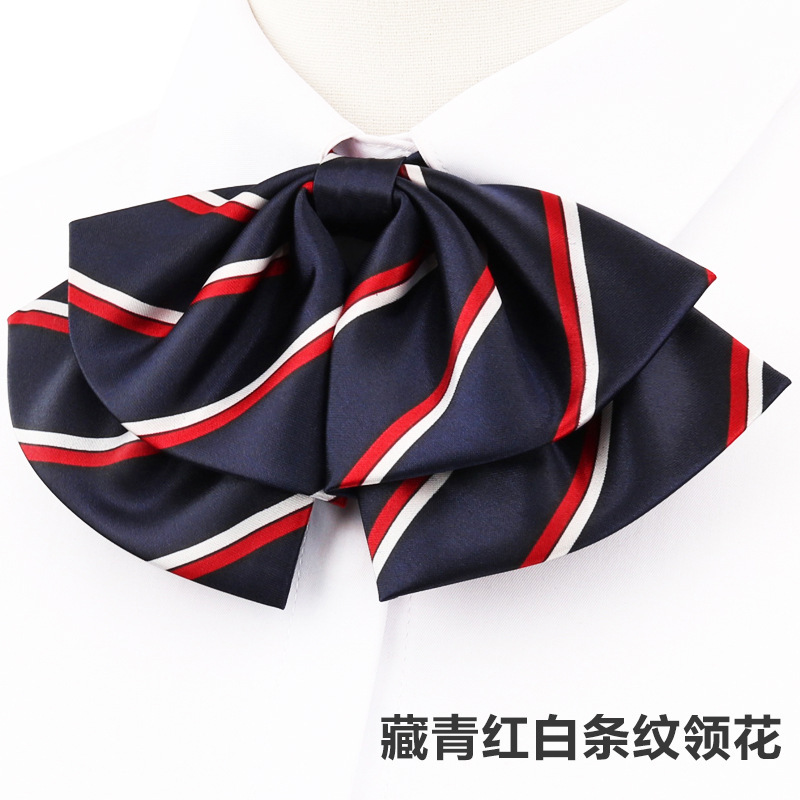 네이비 레드와 화이트 스트라이프 나비 칼라 꽃