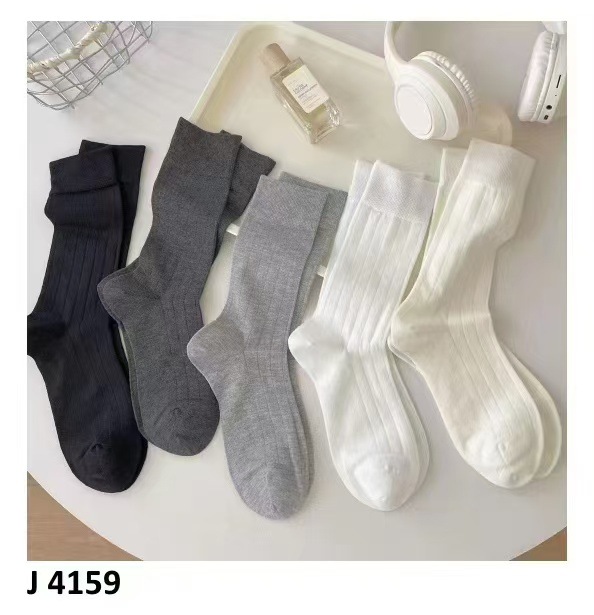 Calcetines cortos para mujer, calcetines invisibles finos y bonitos de corte bajo para verano, estilo japonés con corazones, calcetines deportivos blancos para mujer, mezcla de poliéster y algodón.